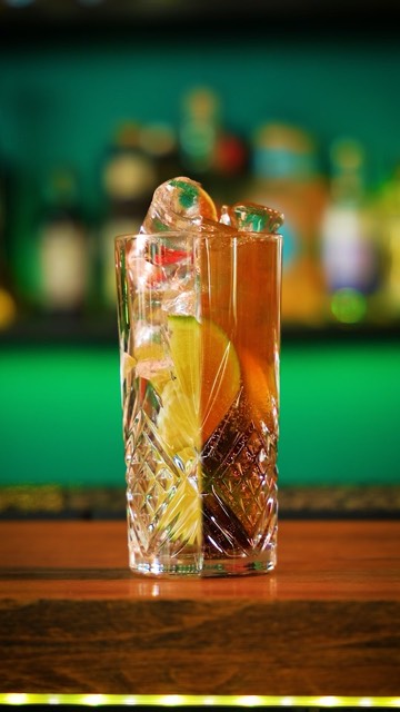 Long Island Ice Tea készül